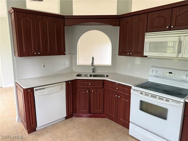 913 Scott Ave in Lehigh Acres, FL - Building Photo - Building Photo