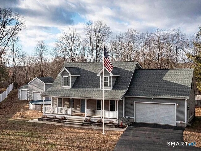 property at 939 N Main St