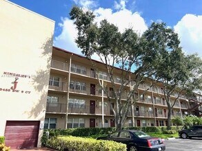 13455 SW 9th Ct in Pembroke Pines, FL - Foto de edificio - Building Photo