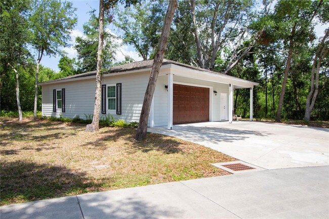 property at 1600 Sunset Ln
