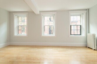 85 Myrtle St in Boston, MA - Building Photo - Building Photo