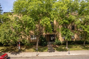 1601 Notre-Dame Rue O in Montréal, QC - Building Photo
