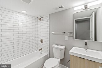 2114 N 8th St in Philadelphia, PA - Building Photo - Building Photo