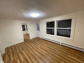 5 Dartmouth St in Biddeford, ME - Building Photo