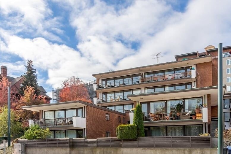 Harbor Terrace in Tacoma, WA - Foto de edificio