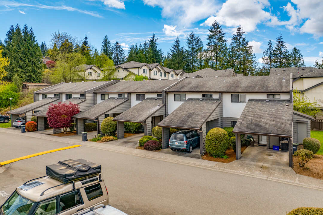 3339 Dewdney Trunk Rd in Port Moody, BC - Building Photo