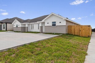 664 Marrs Ave in Brownsville, TX - Building Photo