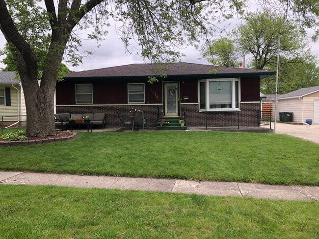 property at 2614 19th Ave N