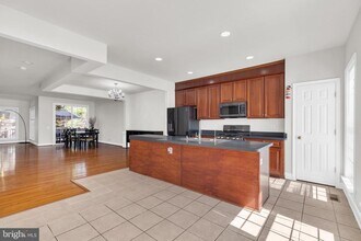 9249 Laurel Ridge Crossing Rd in Lorton, VA - Building Photo - Building Photo