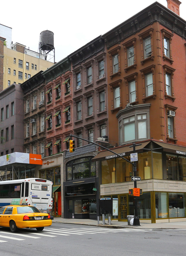 795 Madison Ave in New York, NY - Building Photo - Primary Photo