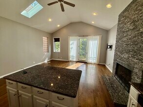 2416 W Thomas St in Chicago, IL - Building Photo - Building Photo