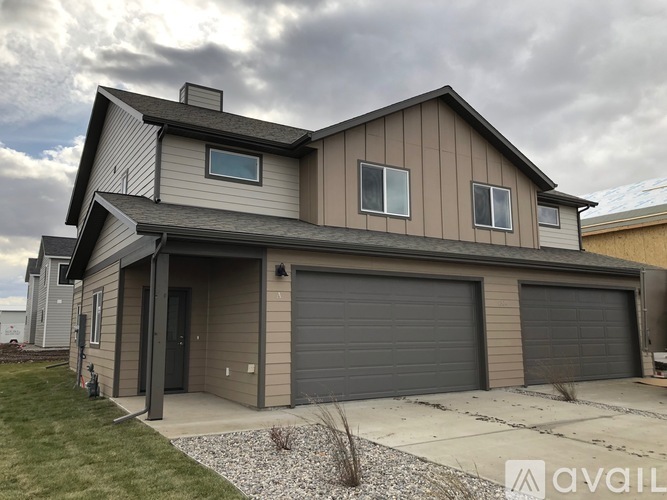 1304 Fozzie Ln in Belgrade, MT - Building Photo