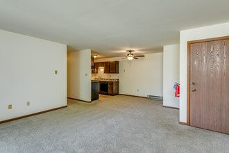 Westchester Apartments in Kenosha, WI - Foto de edificio - Interior Photo