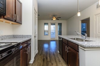 Limestone Ridge (55+) in Austin, TX - Building Photo - Building Photo