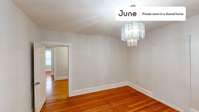 Private bedroom in 4 bed/1 bath Home in Boston, MA - Building Photo - Building Photo