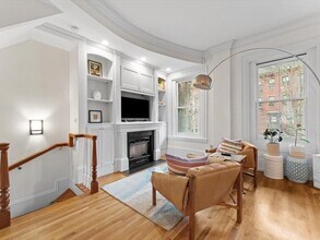 43 Worcester St, Unit A in Boston, MA - Building Photo - Building Photo