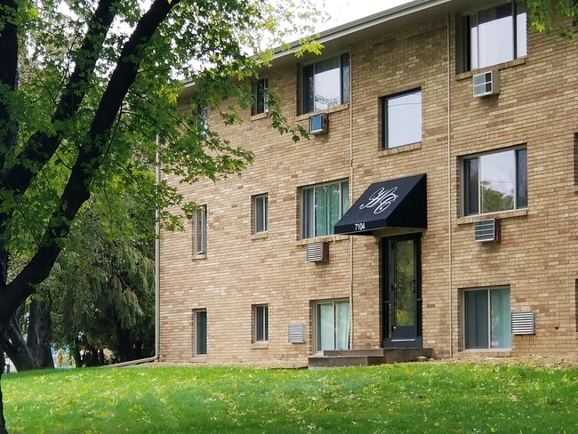 Hidden Creek in New Hope, MN - Foto de edificio - Building Photo