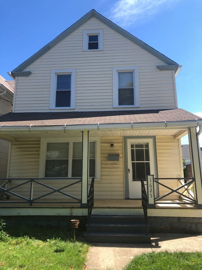 1625 Lakewood Ave in Lakewood, OH - Building Photo - Building Photo