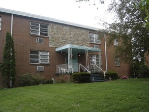 Walnut Hill Apartments in Lemoyne, PA - Building Photo - Building Photo