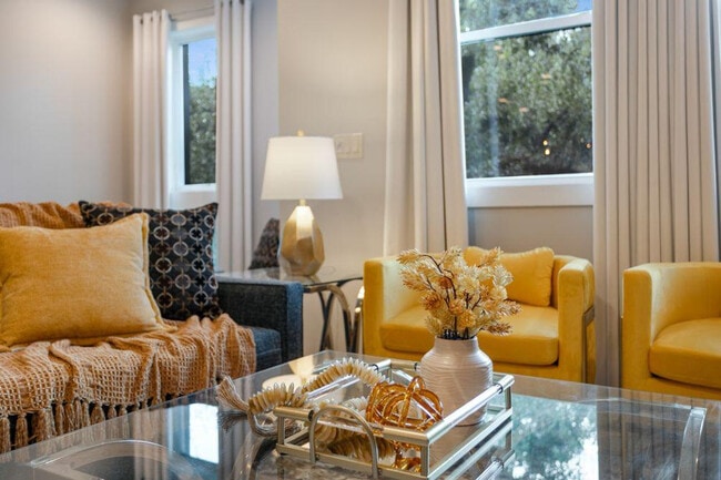 3737 Bienville Ave in New Orleans, LA - Foto de edificio - Building Photo