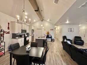1601 102nd St in Lubbock, TX - Building Photo - Building Photo