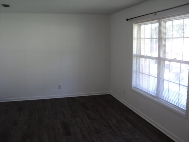 343 Bonnie Dr in Ozark, AL - Building Photo - Building Photo
