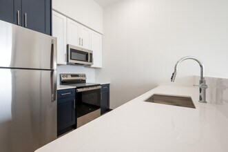 857 BERGEN Ave in Jersey City, NJ - Foto de edificio - Building Photo