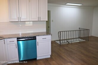 651 Paupack St in Hawley, PA - Building Photo - Building Photo