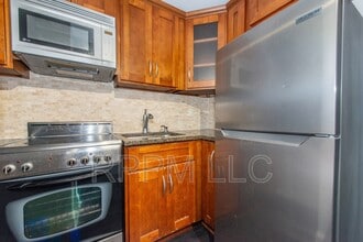 60 Parkway Dr in East Orange, NJ - Building Photo - Building Photo