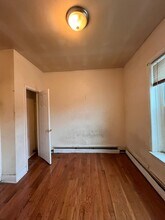 398 Rose Ave, Unit 5 in Jersey City, NJ - Foto de edificio - Building Photo