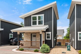 20 Tate Lane in Round Rock, TX - Foto de edificio - Building Photo