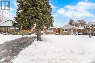 30 Ordway Rd in Toronto, ON - Building Photo - Building Photo