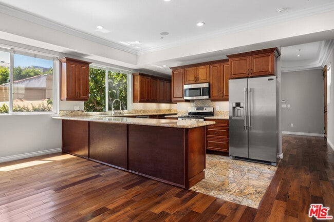 632 Kings Rd in Los Angeles, CA - Building Photo - Building Photo