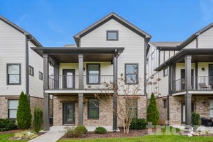 1247 Hillwood Private Cove in Nashville, TN - Building Photo