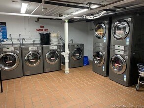 140 Blachley Rd in Stamford, CT - Building Photo - Building Photo