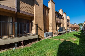 2405 S Capri St in Wichita, KS - Building Photo - Building Photo