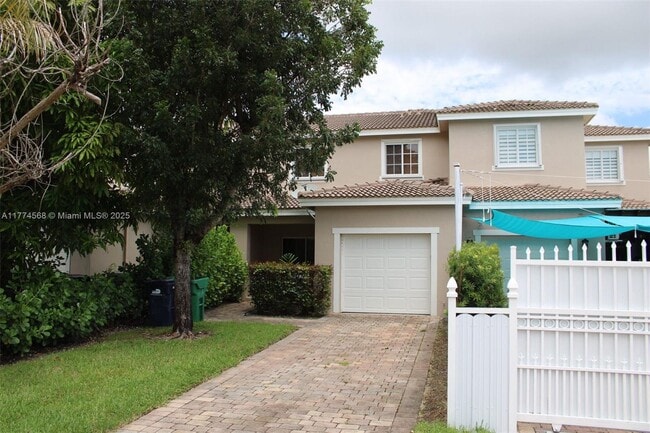 27568 SW 143rd Ave in Homestead, FL - Building Photo - Building Photo