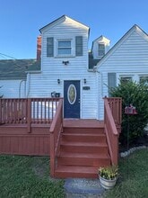1018 Wolcott Ave, Unit A in Norfolk, VA - Building Photo - Building Photo