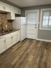 9610 N Greenwood Ave, Unit 2E in Des Plaines, IL - Building Photo - Building Photo