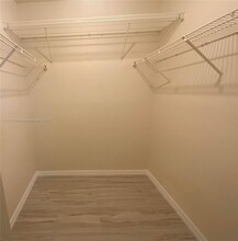 400 Palm Cir W in Pembroke Pines, FL - Building Photo - Building Photo