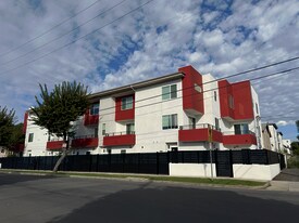 1298 W 37th St in Los Angeles, CA - Building Photo