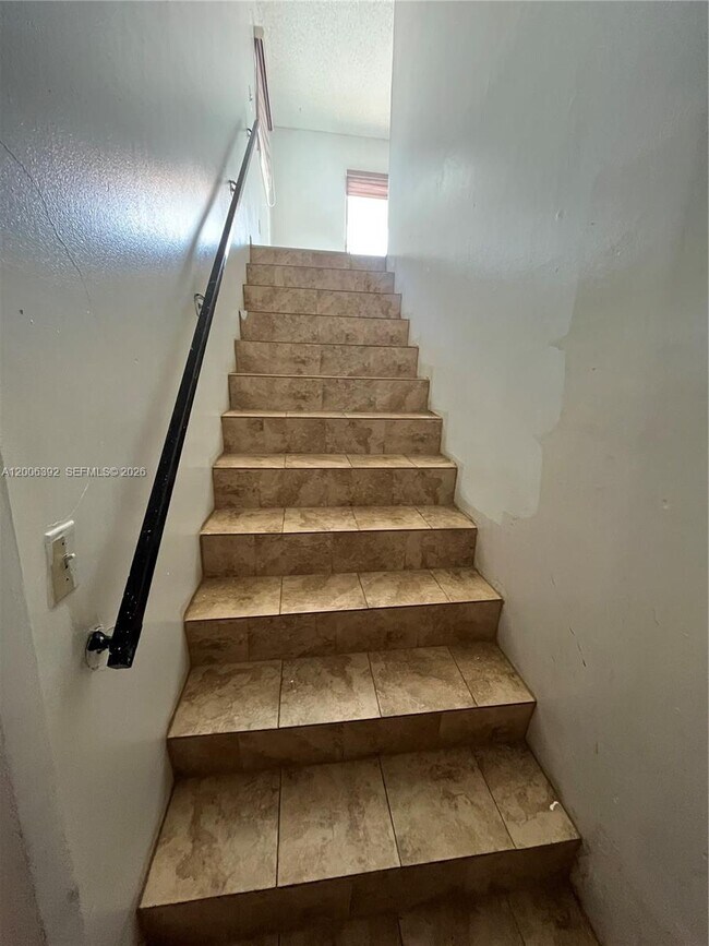 334 E 21st St in Hialeah, FL - Building Photo - Building Photo