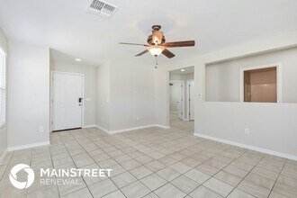 8304 W Razorbill Dr in Tucson, AZ - Building Photo - Building Photo