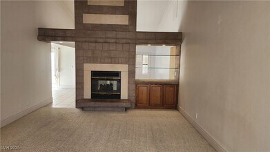 5716 Palma del Sol Way in Las Vegas, NV - Building Photo - Building Photo