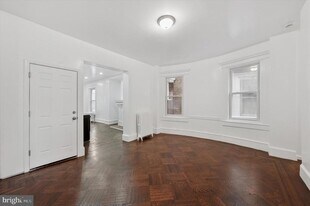 4928 Walnut St in Philadelphia, PA - Building Photo