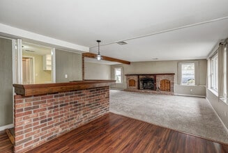 10 Ralph Pl in Berkeley Heights, NJ - Building Photo - Building Photo