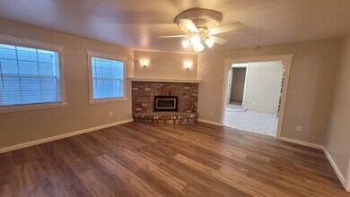 643 NE Channon Ave in Roseburg, OR - Building Photo - Building Photo