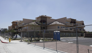 Tierra Serrano in Rialto, CA - Foto de edificio - Building Photo