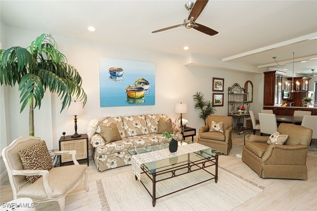 1165 4th St S in Naples, FL - Building Photo