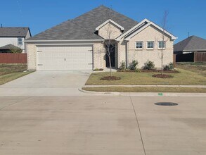 1614 Red Acre Trl in Forney, TX - Foto de edificio - Building Photo